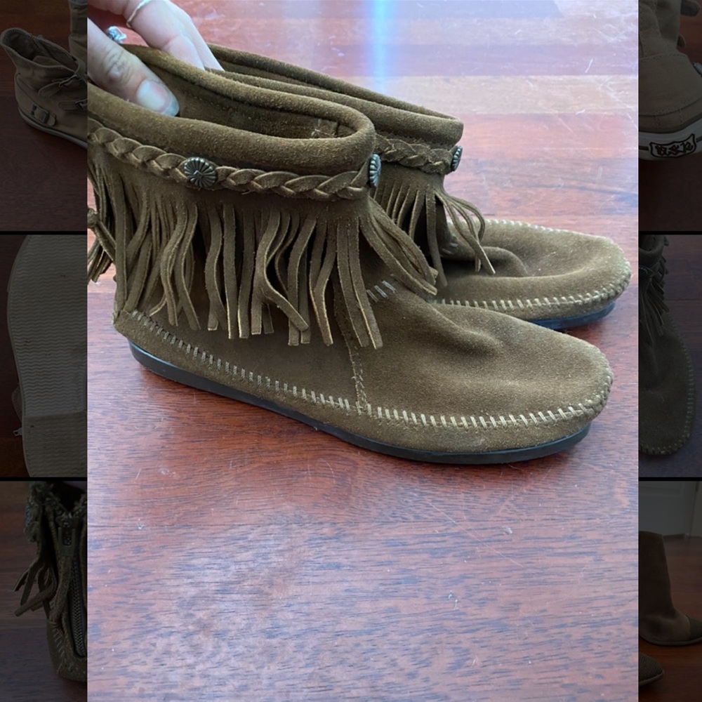 Minnetonka Suede Fringe Booties